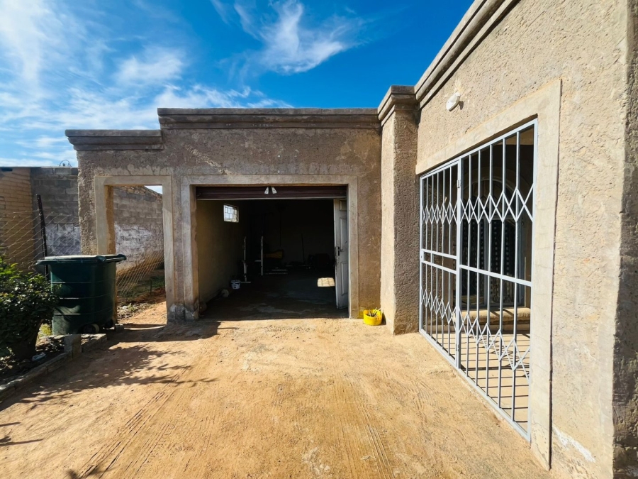 4 Bedroom Property for Sale in Grasslands Free State